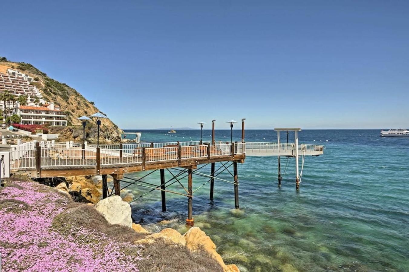 Gorgeous Oceanfront Villa With Panoramic Views 아발론 외부 사진