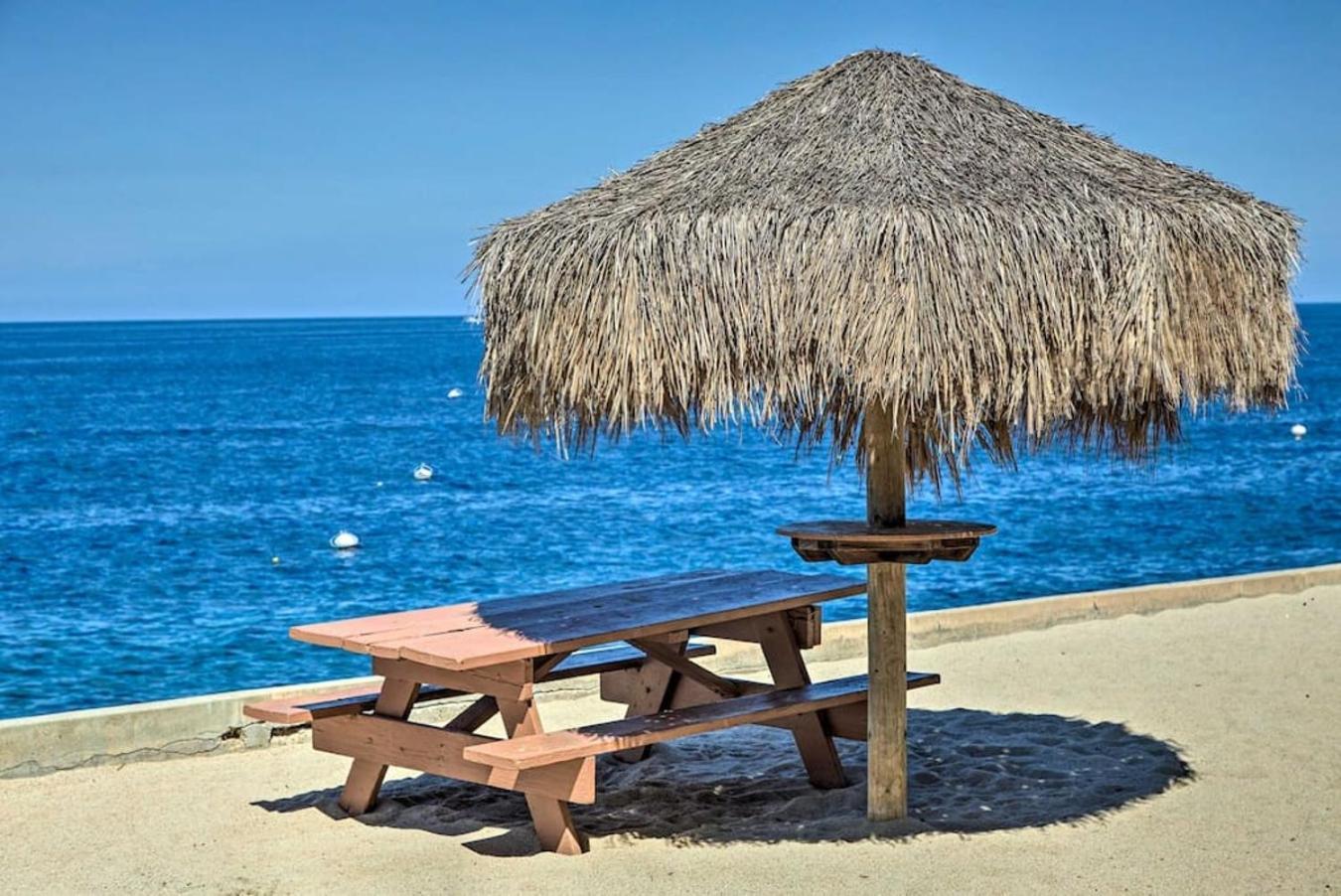 Gorgeous Oceanfront Villa With Panoramic Views 아발론 외부 사진