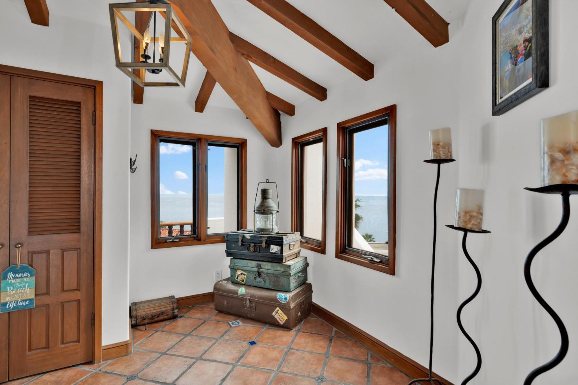 Gorgeous Oceanfront Villa With Panoramic Views 아발론 외부 사진