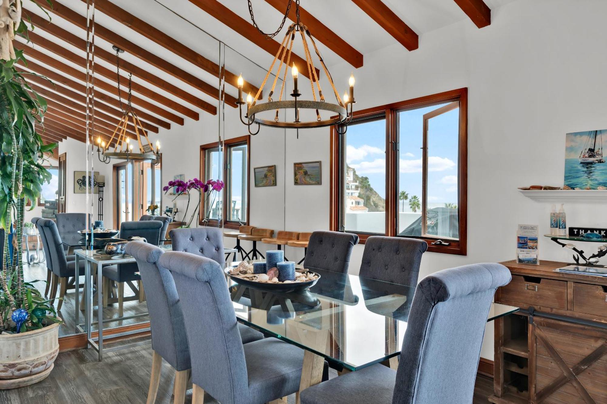 Gorgeous Oceanfront Villa With Panoramic Views 아발론 외부 사진