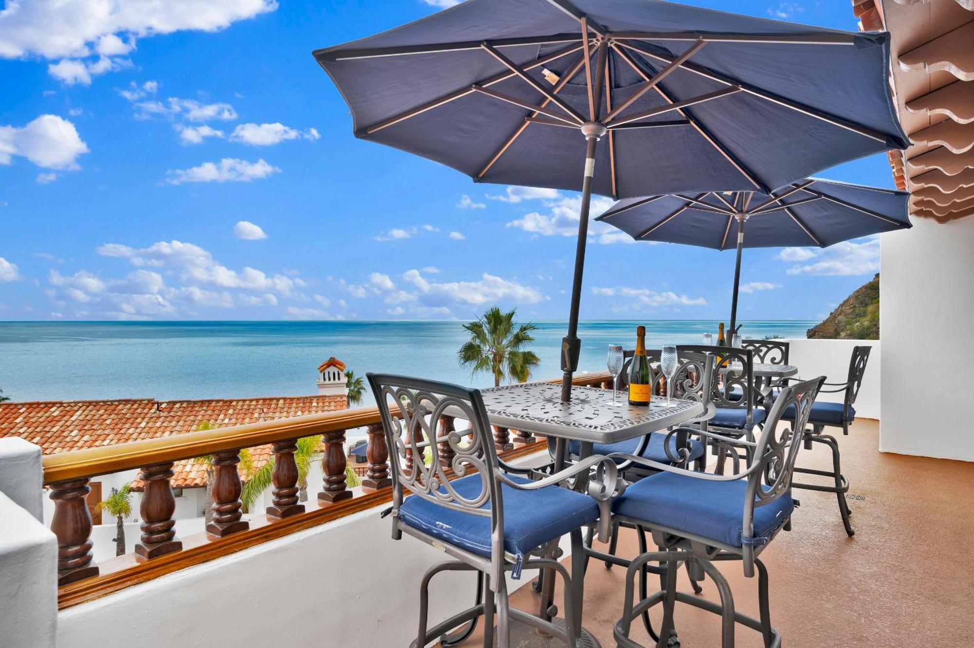 Gorgeous Oceanfront Villa With Panoramic Views 아발론 외부 사진